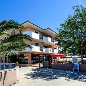 https://hotel-laguna-privlaka.hotelinzadar.com