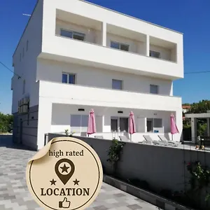 Maison d'hôtes Apartmant & Rosa Medulin, Pomer
